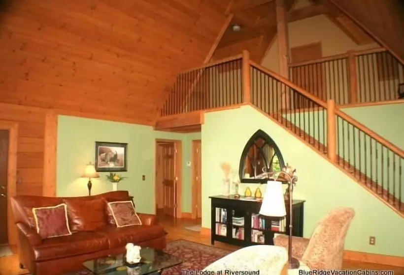 Lodge At Riversound Apartment