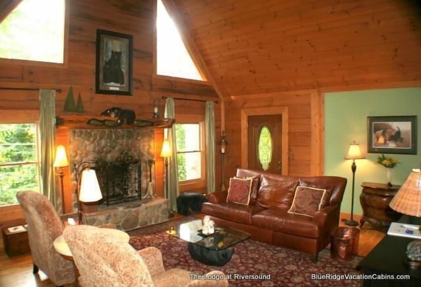 Lodge At Riversound Apartment