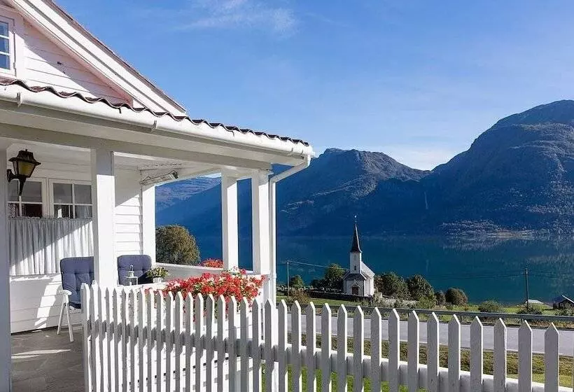 ペンション Nes Gard