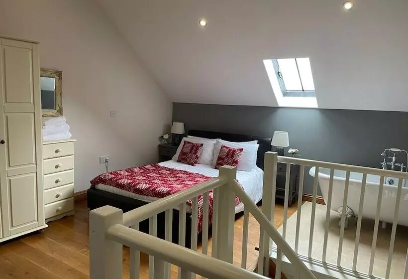 Rhiwddu Barns   Brecon Beacons National Park