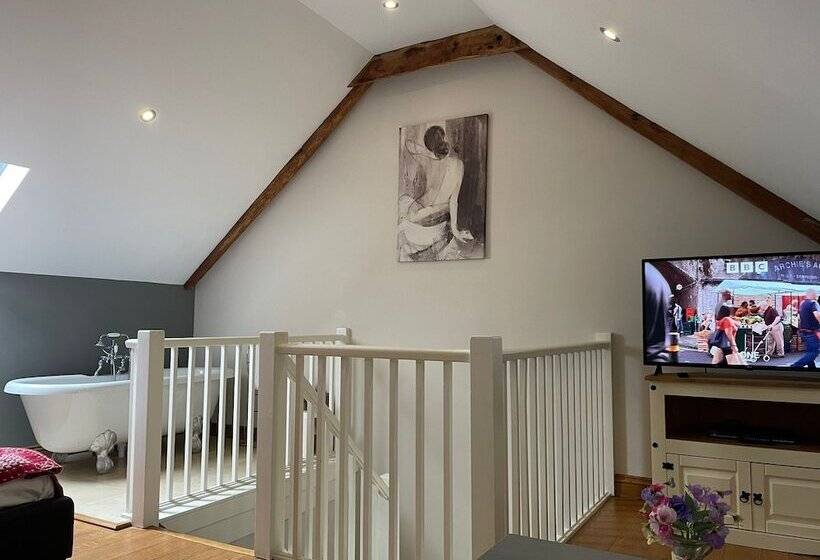 Rhiwddu Barns   Brecon Beacons National Park