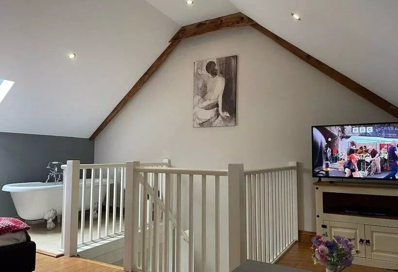 Rhiwddu Barns   Brecon Beacons National Park