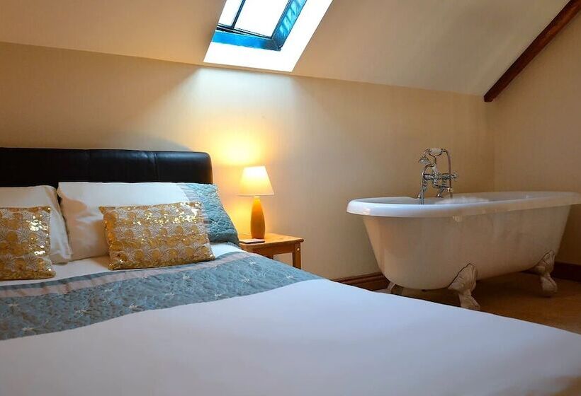 Rhiwddu Barns   Brecon Beacons National Park