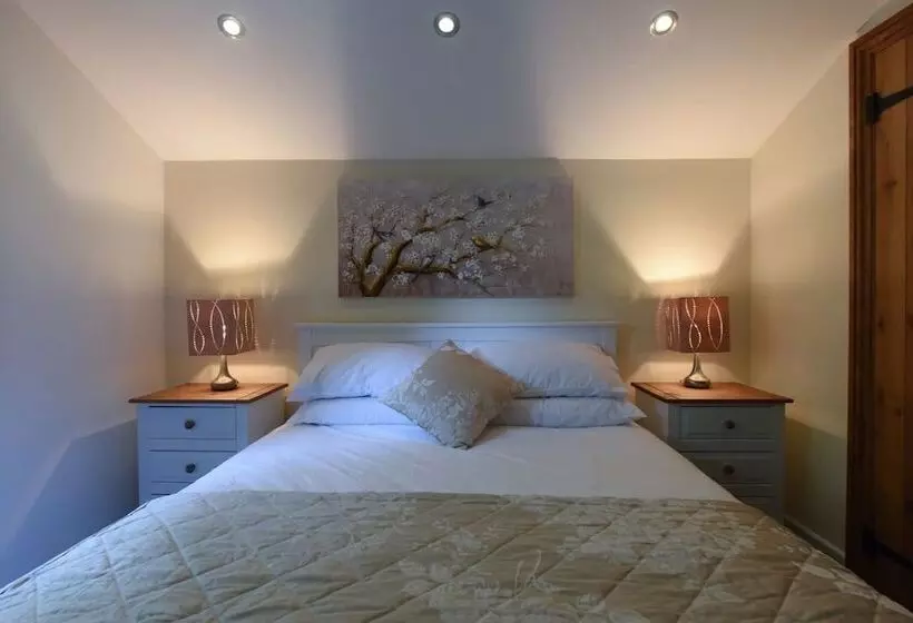 Rhiwddu Barns   Brecon Beacons National Park