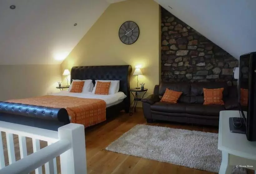 Rhiwddu Barns   Brecon Beacons National Park