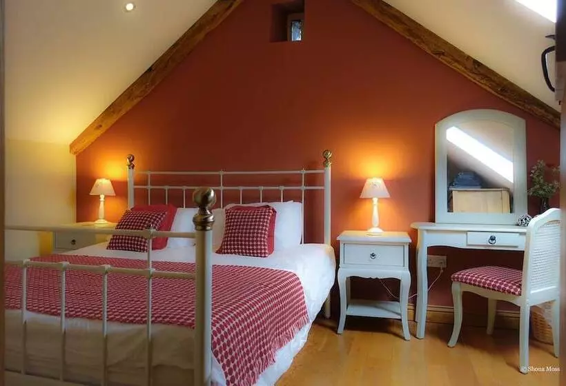 Rhiwddu Barns   Brecon Beacons National Park