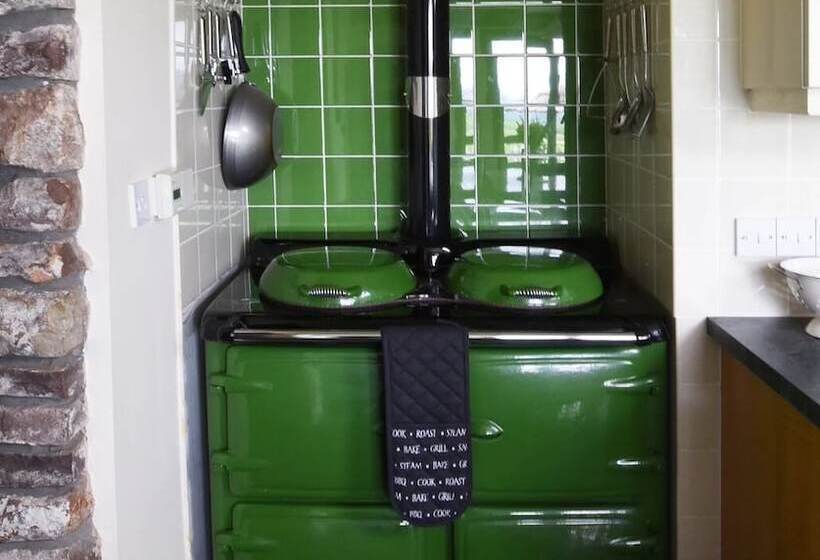 Rhiwddu Barns   Brecon Beacons National Park