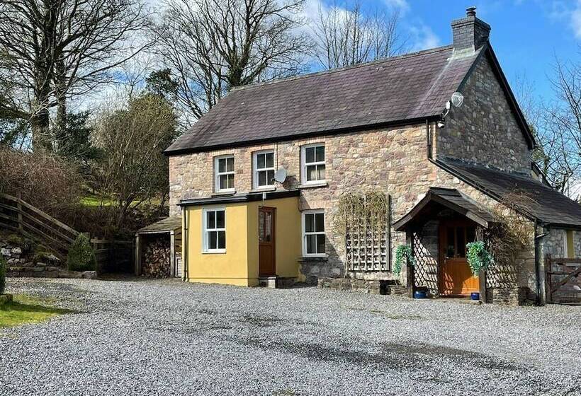 Rhiwddu Barns   Brecon Beacons National Park