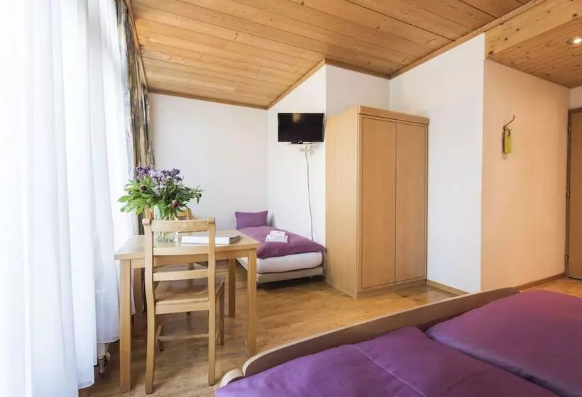 Aamiaismajoitus (B&B) Alpenrose Beim Ballenberg