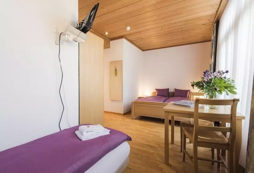 Aamiaismajoitus (B&B) Alpenrose Beim Ballenberg