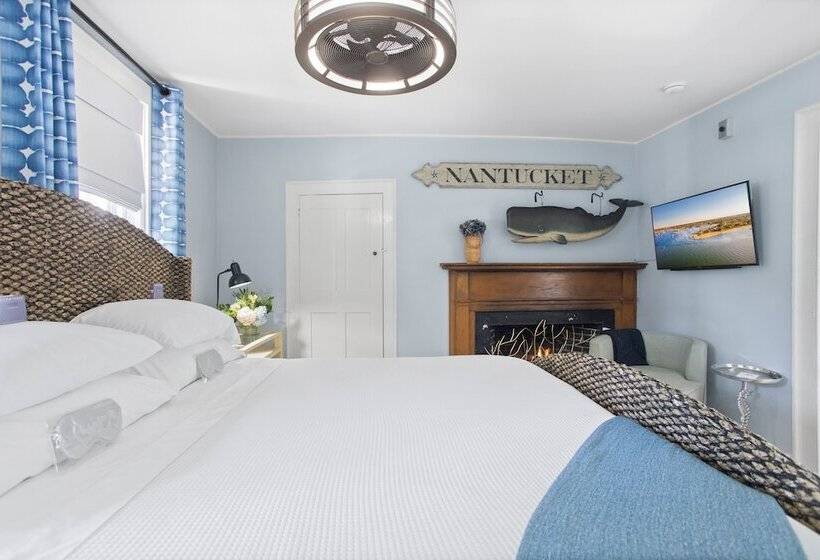 تختخواب و صبحانه Carlisle House Inn