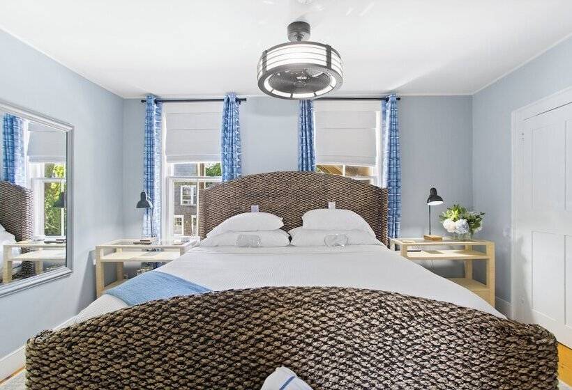 تختخواب و صبحانه Carlisle House Inn