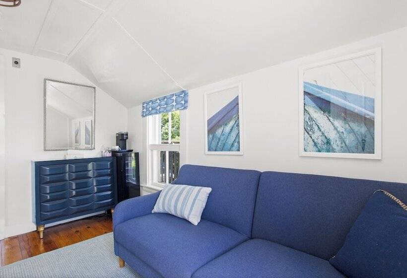 تختخواب و صبحانه Carlisle House Inn