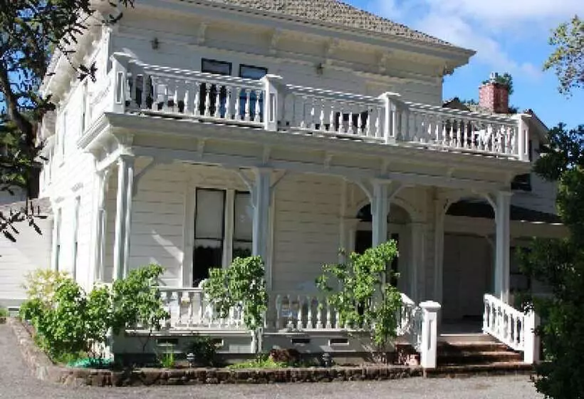 Aamiaismajoitus (B&B) Inn At Salvestrin