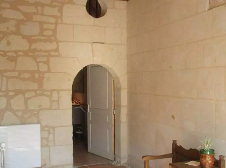 ベッドアンドブレックファースト Le Logis Des Roches D'antan