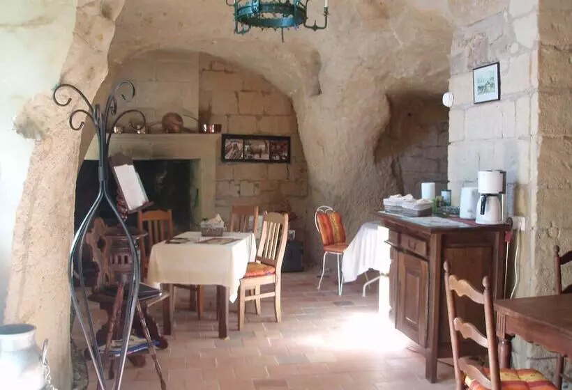 ベッドアンドブレックファースト Le Logis Des Roches D'antan
