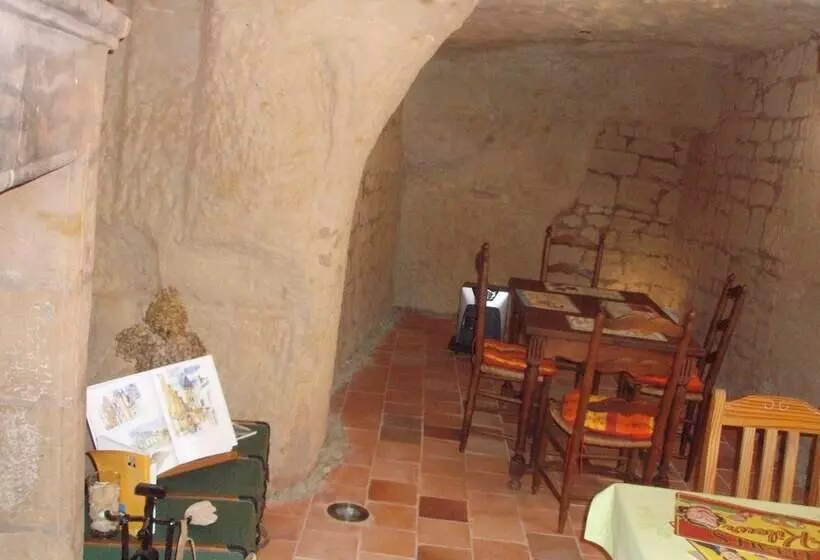 ベッドアンドブレックファースト Le Logis Des Roches D'antan