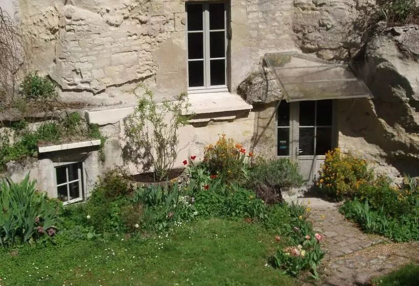 ベッドアンドブレックファースト Le Logis Des Roches D'antan