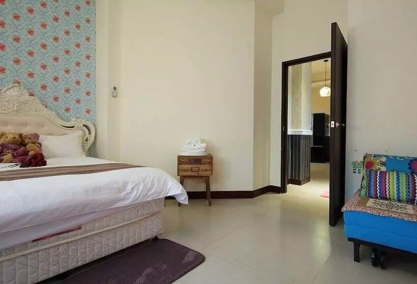 تختخواب و صبحانه Textile Girl Romantic Homestay