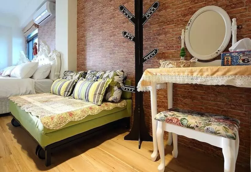 تختخواب و صبحانه Textile Girl Romantic Homestay