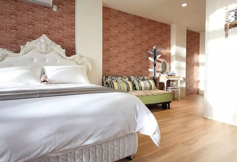 تختخواب و صبحانه Textile Girl Romantic Homestay