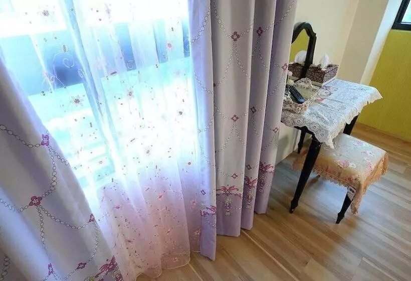 تختخواب و صبحانه Textile Girl Romantic Homestay