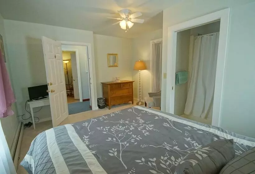 Aamiaismajoitus (B&B) Tuckernuck Inn