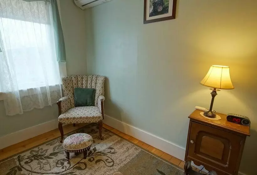 Aamiaismajoitus (B&B) Tuckernuck Inn