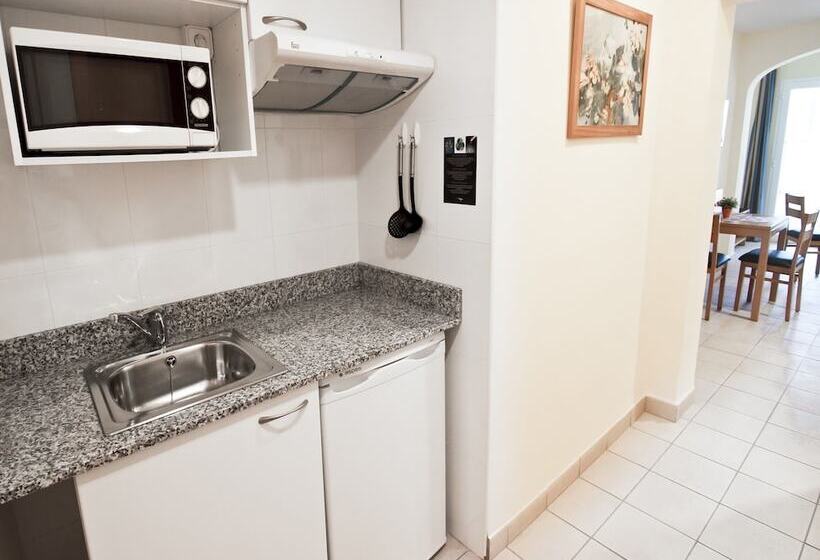 هتل Apartamentos Niza