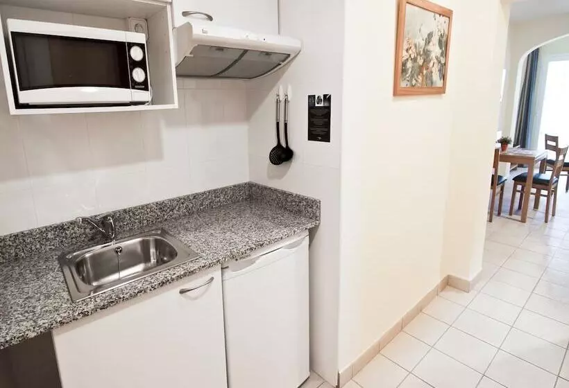 هتل Apartamentos Niza