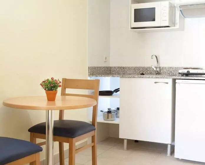 هتل Apartamentos Niza