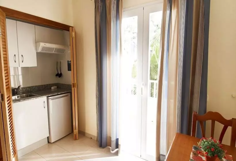 هتل Apartamentos Niza