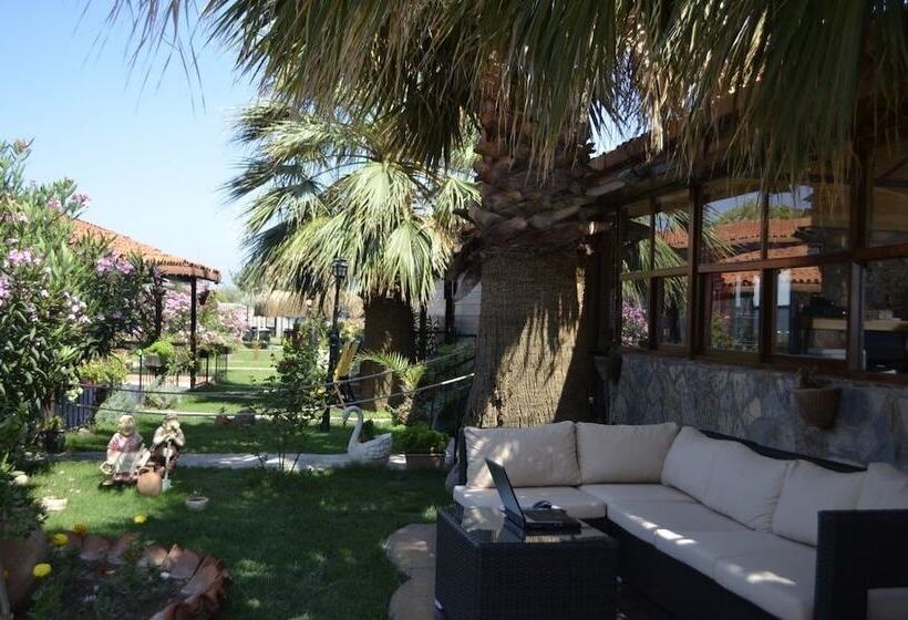 בית מלון כפרי Assos Sardunya Butik