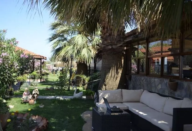 Hotelli Assos Sardunya Butik