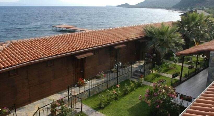 בית מלון כפרי Assos Sardunya Butik