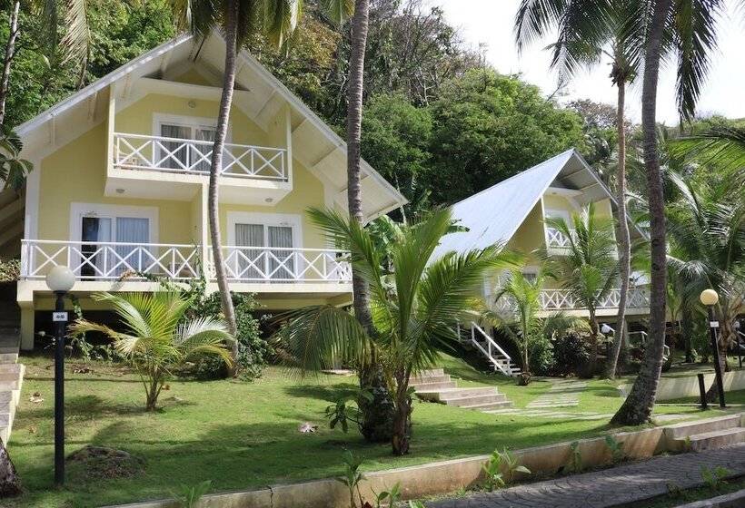 هتل Coconut Grove Lodge