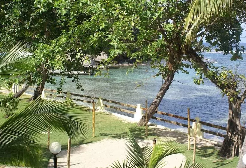 ホテル Coconut Grove Lodge