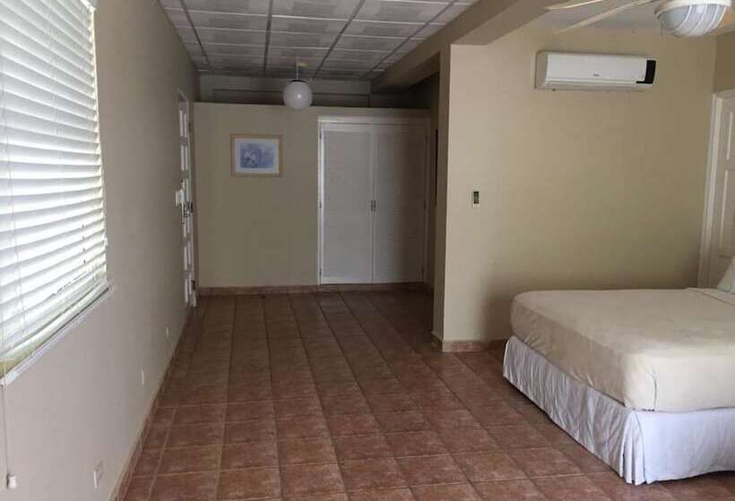 هتل Coconut Grove Lodge