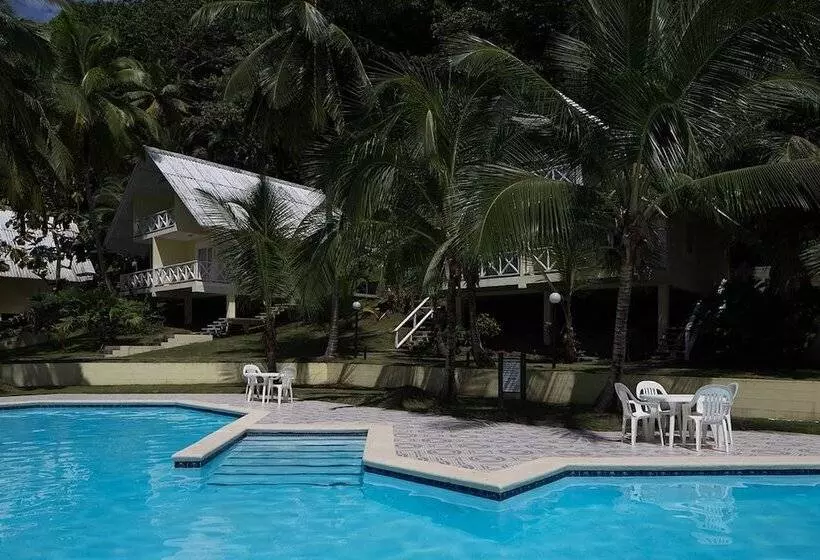 ホテル Coconut Grove Lodge