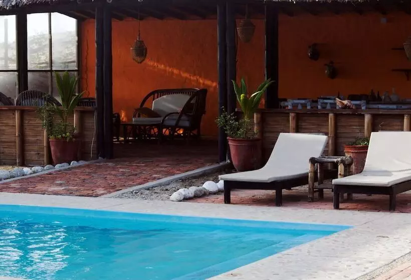 هتل Envero Lodge