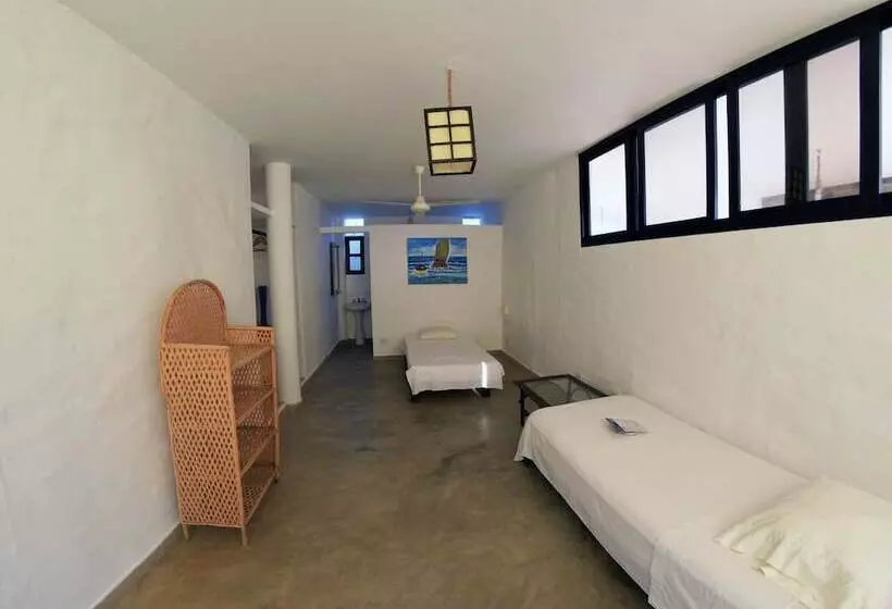هتل Envero Lodge