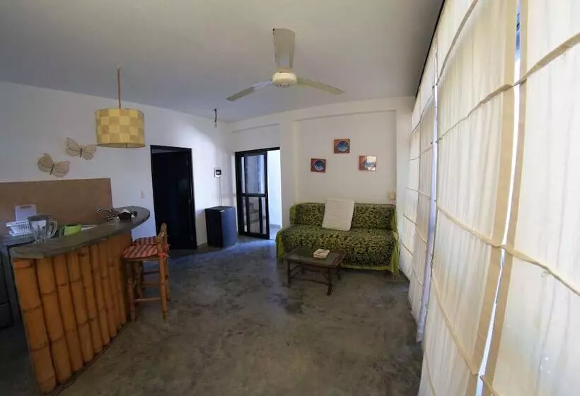 هتل Envero Lodge