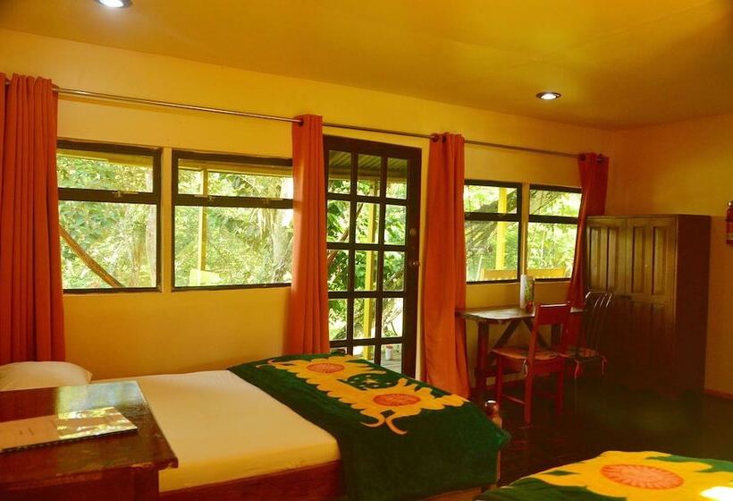 هتل Howler Monkey Resort