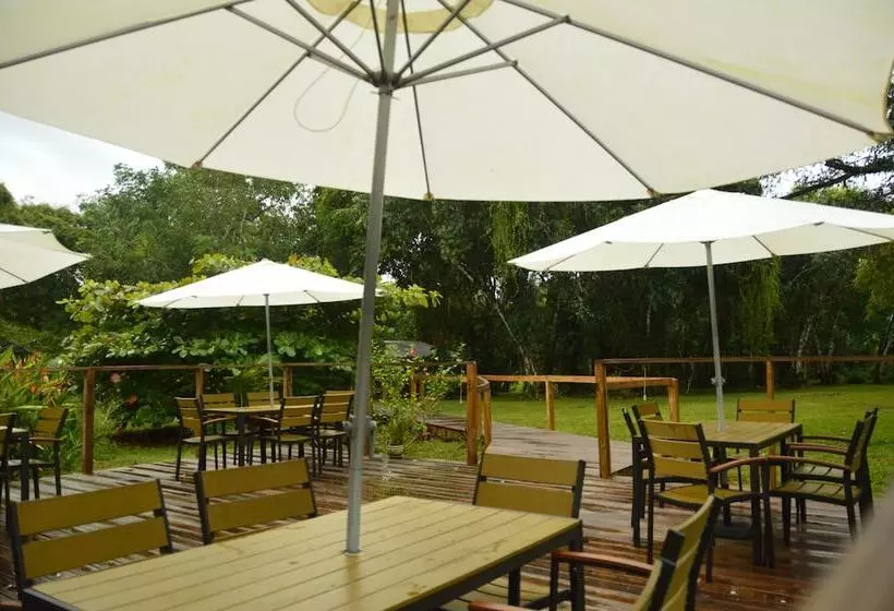 Hotelli Howler Monkey Resort