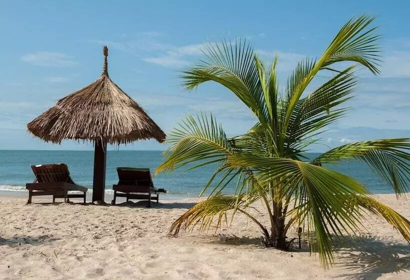 هتل La Baie Des Tortues Luth