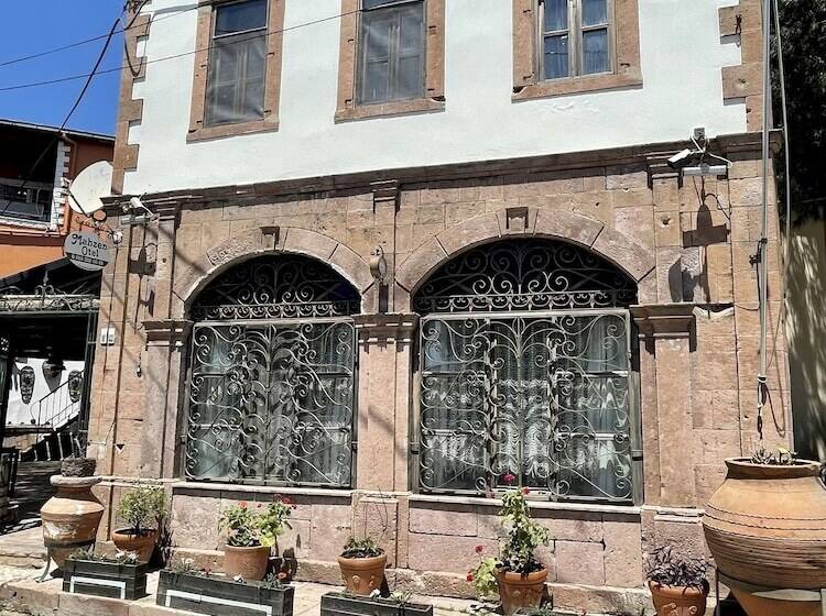 ホテル Mahzen Küçükköy