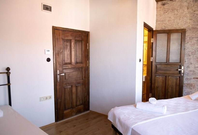 ホテル Mahzen Küçükköy