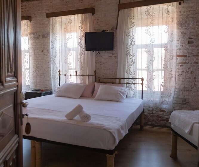 ホテル Mahzen Küçükköy