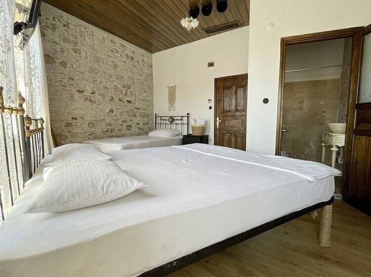 ホテル Mahzen Küçükköy