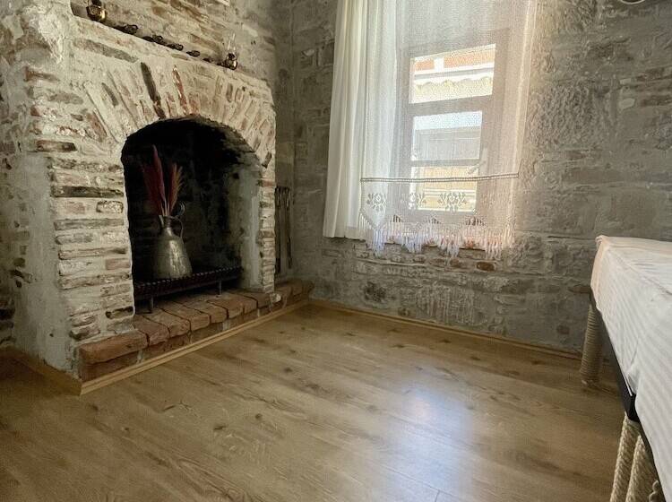 ホテル Mahzen Küçükköy